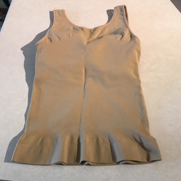 🎉HOST PICK🎉 Cami Shaper By Genie NWT & NWOT - Picture 2 of 8